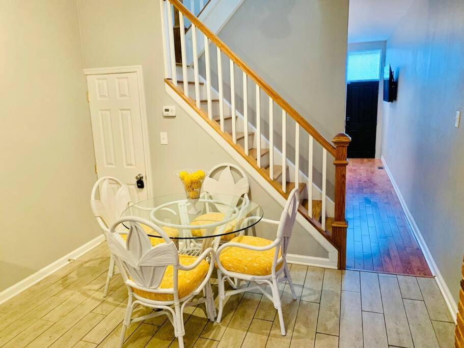 Upscale 2Bd/1.5Ba Townhome Mins To Jhh & Downtown Baltimore Bagian luar foto